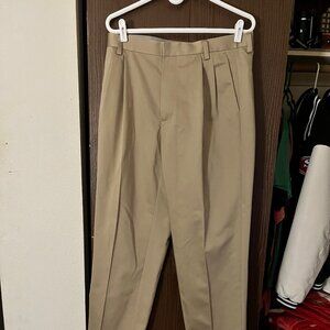 Share Dockers Mens 34x30 Khaki Dress Pants Flat Front Classic Fit Casual Workwea